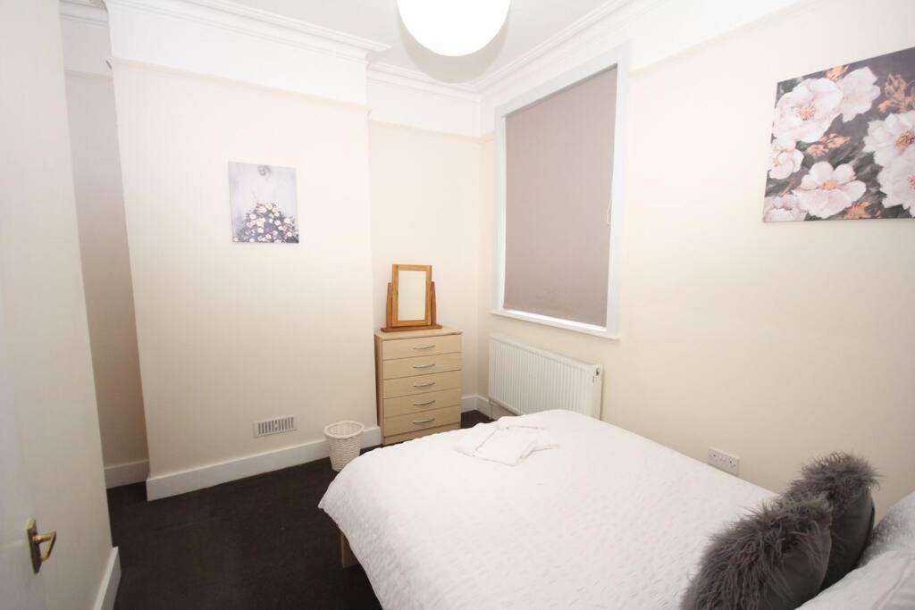 Willesden Lodge لندن المظهر الخارجي الصورة