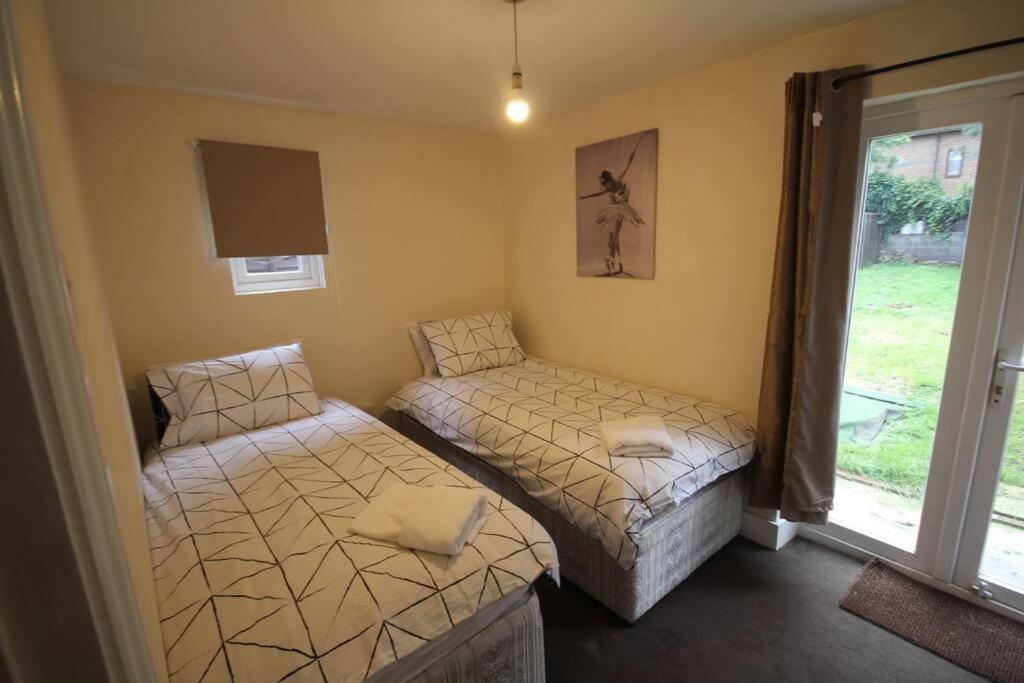 Willesden Lodge لندن المظهر الخارجي الصورة