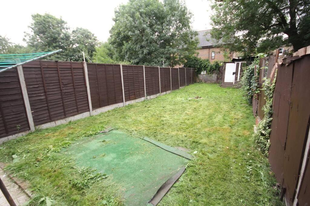 Willesden Lodge لندن المظهر الخارجي الصورة